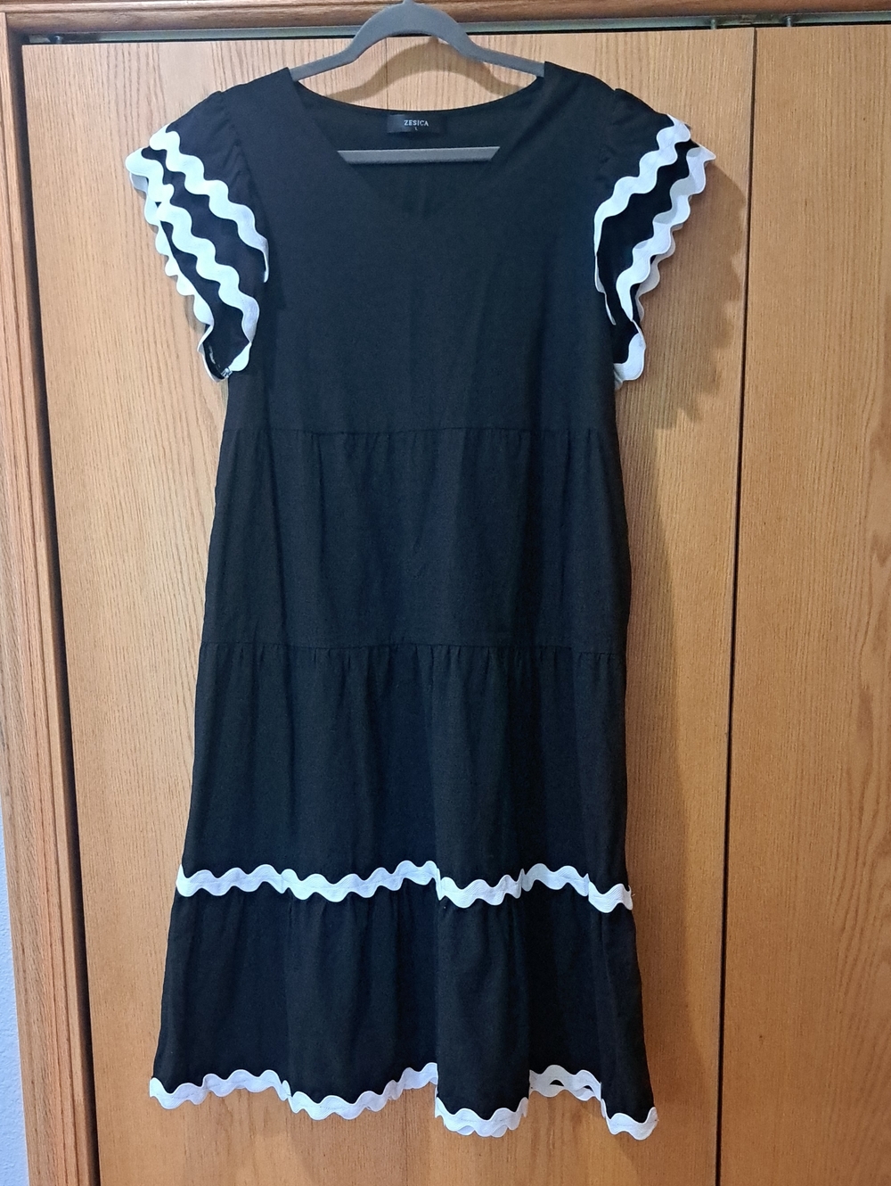 Zesica Black Tiered Midi Dress with White Scalloped Trim